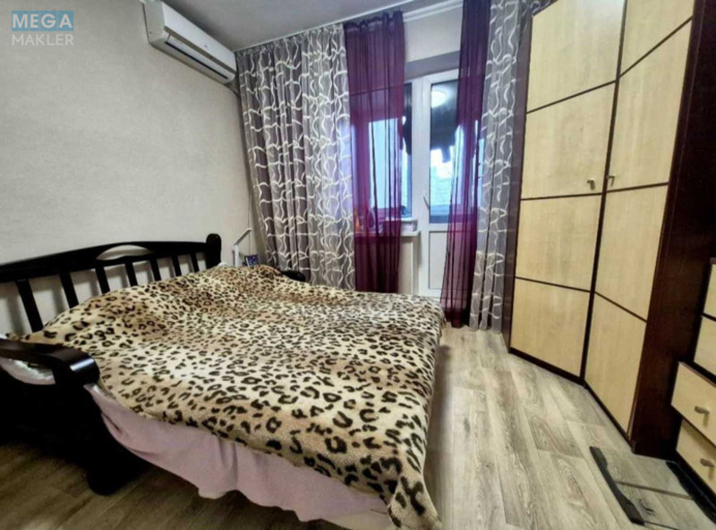 Продаж 3 кімнатної квартири (70/43/8), 2 пов. 10 пов. будинку, <a class="location-link" href="/kiev/" title="Недвижимость Київ">Київ</a>, <a class="location-link" href="/kiev/darnickij/" title="Недвижимость Дарницький район">Дарницький р-н</a>, Тростянецька вул., 6ж (изображение 1)