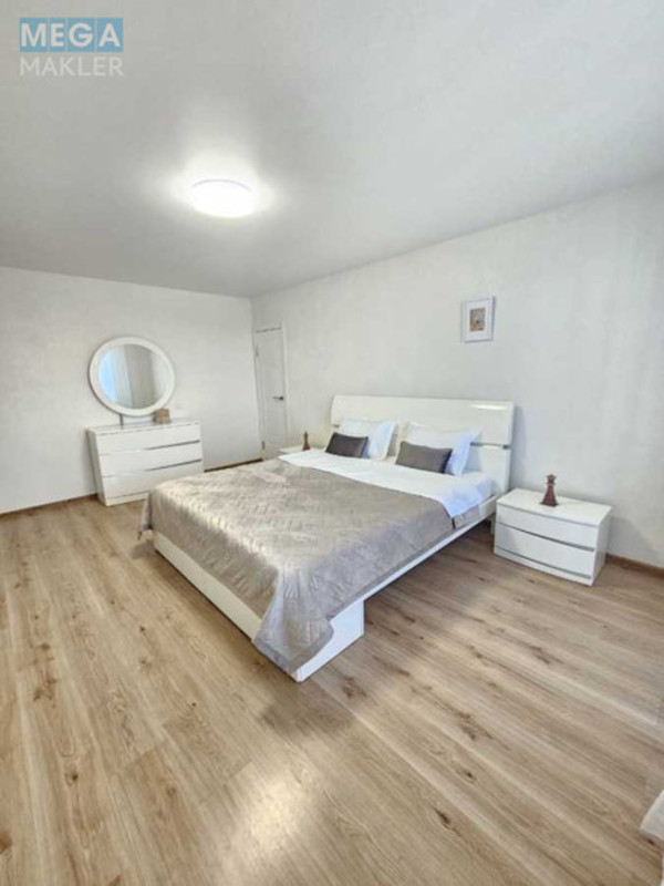Продаж 3 кімнатної квартири (79/56/11), 8 пов. 10 пов. будинку, <a class="location-link" href="/kiev/" title="Недвижимость Київ">Київ</a>, <a class="location-link" href="/kiev/goloseevskij/" title="Недвижимость Голосіївський район">Голосіївський р-н</a>, Москвіна пров., 5-7 (изображение 1)