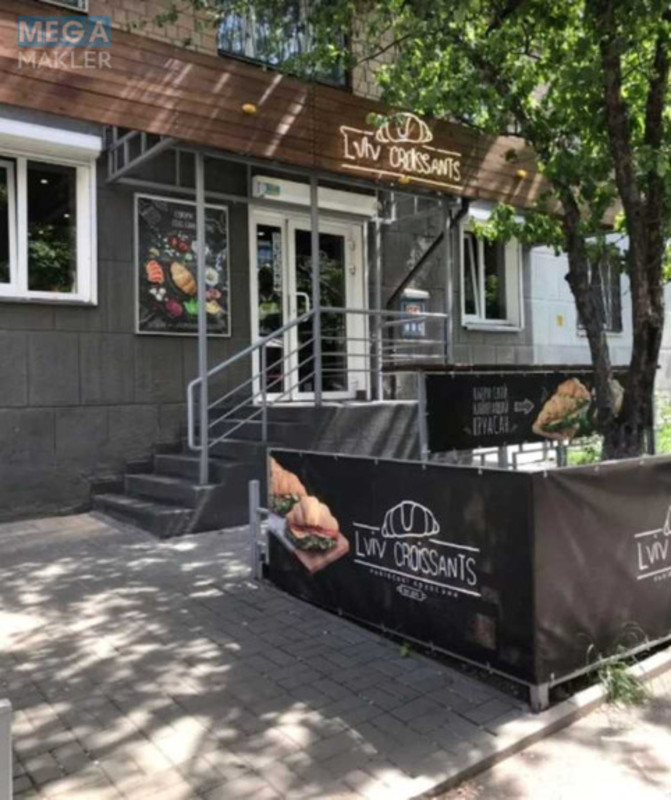 Оренда комерційної нерухомості, 49&nbsp;кв.м, под магазин, <a class="location-link" href="/kiev/" title="Недвижимость Київ">Київ</a>, <a class="location-link" href="/kiev/solomenskij/" title="Недвижимость Солом'янський район">Солом'янський р-н</a>, Ушинського вул., 1 (изображение 1)