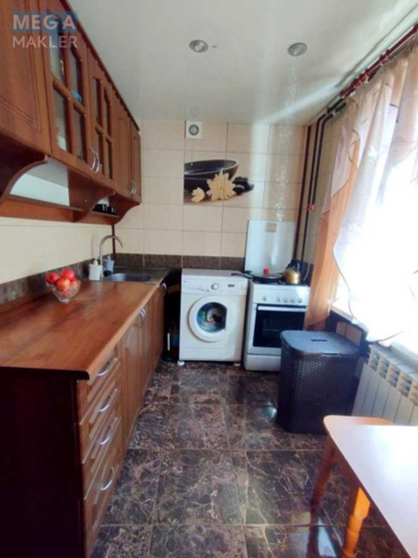 Продаж 2 кімнатної квартири (41,2/26/6,3), 5 пов. 5 пов. будинку, <a class="location-link" href="/dneprodzerzhinsk/" title="Недвижимость Кам'янське">Каменское</a>, Евгения Мельникова (Алтайская), 31 (изображение 1)
