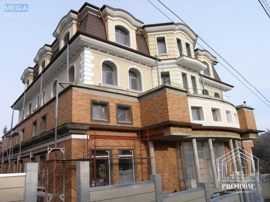 Продаж дома, 5&nbsp;поверхів, 1&nbsp;466,40&nbsp;кв.м, 11&nbsp;кімнат, ділянка 8&nbsp;соток, <a class="location-link" href="/kiev/" title="Недвижимость Київ">Київ</a>, <a class="location-link" href="/kiev/pecherskij/" title="Недвижимость Печерський район">Печерський р-н</a>, Звіринецька вул. (изображение 1)