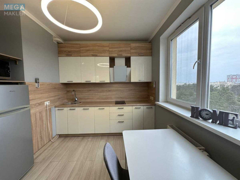 Оренда 1 кімнатної квартири, <a class="location-link" href="/kiev/" title="Недвижимость Київ">Київ</a>, <a class="location-link" href="/kiev/dneprovskij/" title="Недвижимость Дніпровський район">Дніпровський р-н</a>, Воскресенская ул., 18Б (изображение 1)
