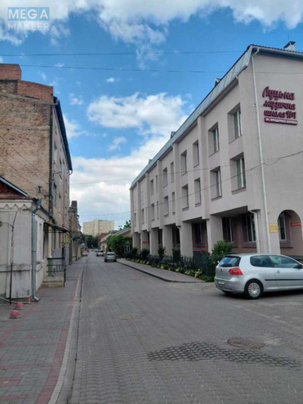 Продаж 2 кімнатної квартири (39/23/7), 1 пов. 2 пов. будинку, <a class="location-link" href="/lutsk/" title="Недвижимость Луцьк">Луцьк</a>, Кривий Вал, 10 (изображение 1)