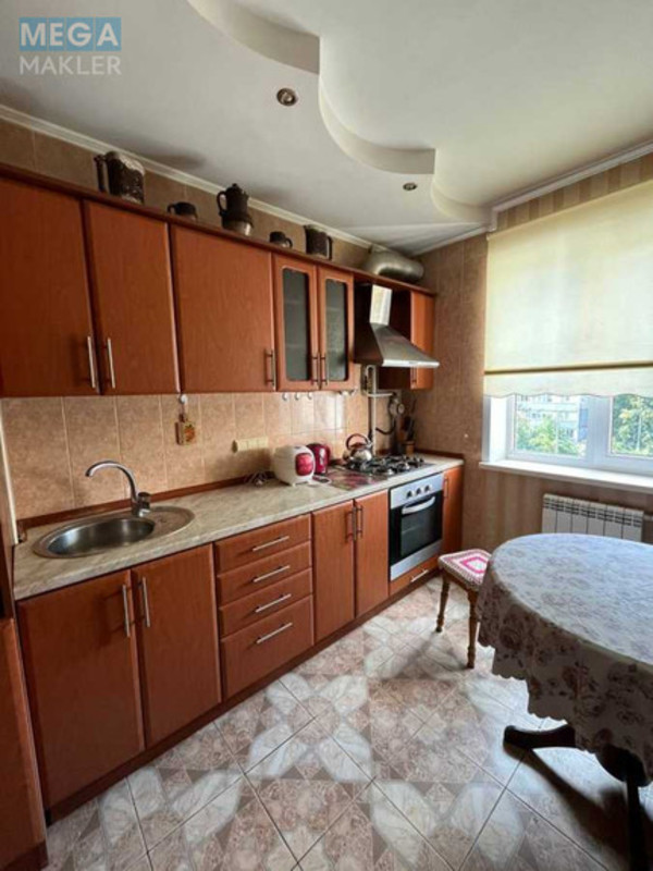 Оренда 3 кімнатної квартири, <a class="location-link" href="/kiev/" title="Недвижимость Київ">Київ</a>, <a class="location-link" href="/kiev/desnyanskij/" title="Недвижимость Деснянський район">Деснянський р-н</a>, Костянтина Данькевича вул., 17 (изображение 1)