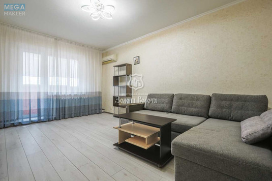 Продаж 1 кімнатної квартири (45/20/12), 3 пов. 18 пов. будинку, <a class="location-link" href="/kiev/" title="Недвижимость Київ">Київ</a>, <a class="location-link" href="/kiev/darnickij/" title="Недвижимость Дарницький район">Дарницький р-н</a>, Ревуцького вул., 42а (изображение 1)