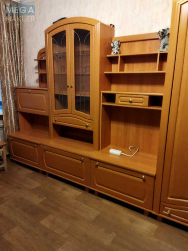 Оренда кімнати (підселення), <a class="location-link" href="/kiev/" title="Недвижимость Київ">Київ</a>, <a class="location-link" href="/kiev/svyatoshinskij/" title="Недвижимость Святошинський район">Святошинський р-н</a>, Стрийська вул., 1 (изображение 1)