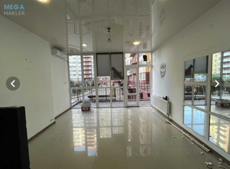 Продаж комерційної нерухомості, 71&nbsp;кв.м, под магазин, <a class="location-link" href="/mizikevicha/" title="Недвижимость Мізікевича">Мізікевича</a>, Радужный, 1 (изображение 1)