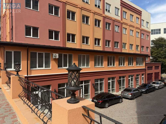 Продаж комерційної нерухомості, 47,70&nbsp;кв.м, под офис, <a class="location-link" href="/kiev/" title="Недвижимость Київ">Київ</a>, <a class="location-link" href="/kiev/shevchenkovskij/" title="Недвижимость Шевченківський район">Шевченківський р-н</a>, Глубочицкая ул., 17 (изображение 1)