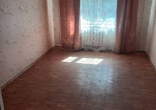 Продаж 3 кімнатної квартири (60/42/7), 1 пов. 9 пов. будинку