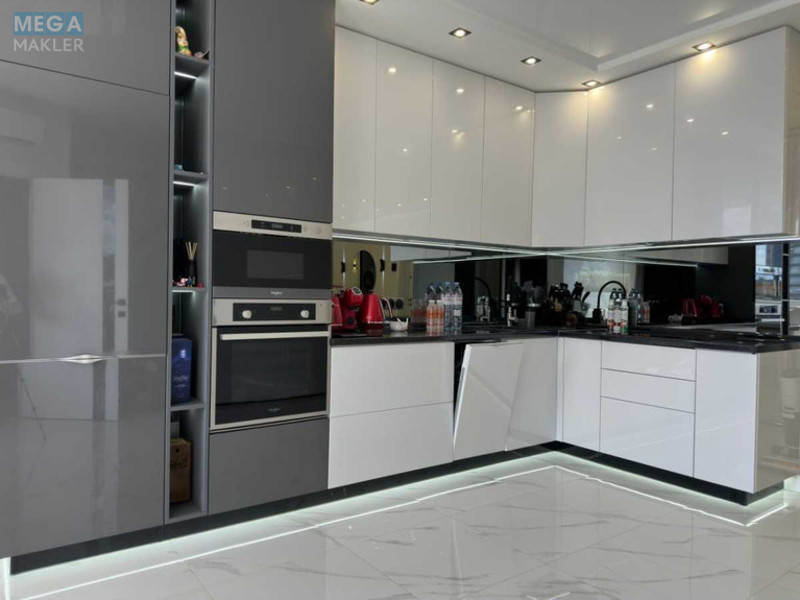 Продаж 2 кімнатної квартири (85/50/20), 15 пов. 24 пов. будинку, <a class="location-link" href="/kiev/" title="Недвижимость Київ">Київ</a>, <a class="location-link" href="/kiev/pecherskij/" title="Недвижимость Печерський район">Печерський р-н</a>, Джона Маккейна вул., 3А (изображение 1)