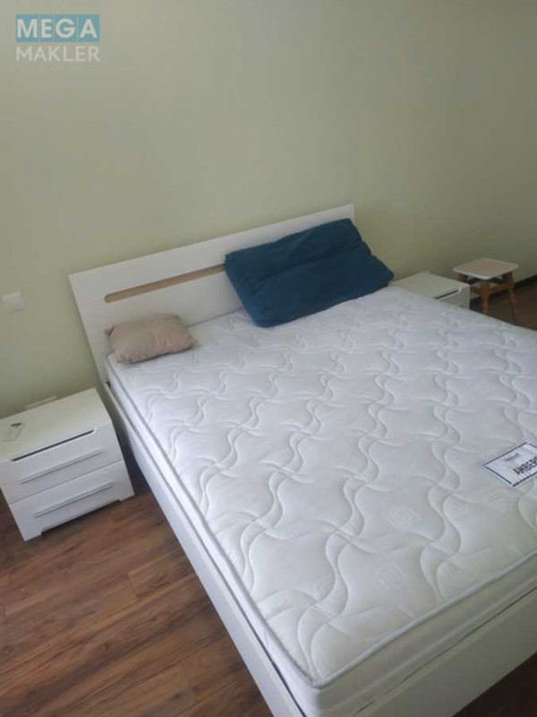 Оренда 2 кімнатної квартири, <a class="location-link" href="/kiev/" title="Недвижимость Київ">Київ</a>, <a class="location-link" href="/kiev/pecherskij/" title="Недвижимость Печерський район">Печерський р-н</a>, Євгена Коновальця вул., 44А (изображение 1)
