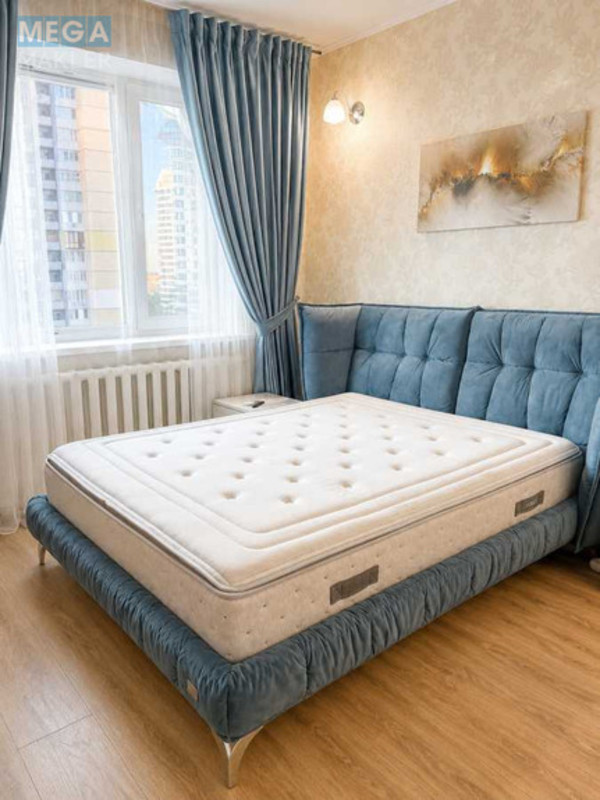 Оренда 2 кімнатної квартири, <a class="location-link" href="/kiev/" title="Недвижимость Київ">Київ</a>, <a class="location-link" href="/kiev/pecherskij/" title="Недвижимость Печерський район">Печерський р-н</a>, Старонаводницька вул., 4 (изображение 1)