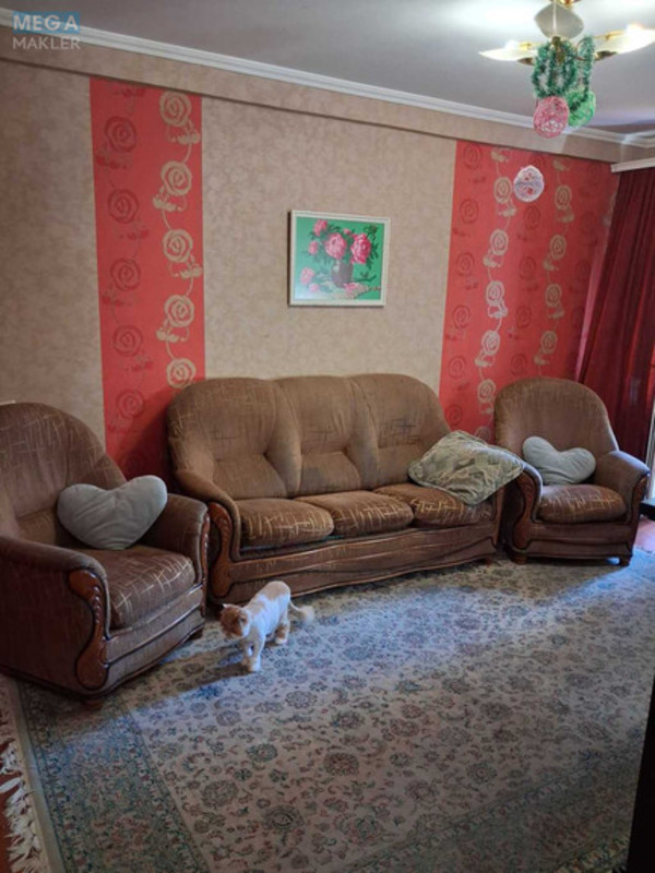 Продаж 3 кімнатної квартири (60,1/?/8), 5 пов. 5 пов. будинку, <a class="location-link" href="/kiev/" title="Недвижимость Київ">Київ</a>, <a class="location-link" href="/kiev/shevchenkovskij/" title="Недвижимость Шевченківський район">Шевченківський р-н</a>, Салютна вул. (изображение 1)