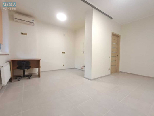 Продаж комерційної нерухомості, 60&nbsp;кв.м, <a class="location-link" href="/kiev/" title="Недвижимость Київ">Київ</a>, <a class="location-link" href="/kiev/podolskij/" title="Недвижимость Подільський район">Подільський р-н</a>, Наталії Ужвій вул., 12 (изображение 1)