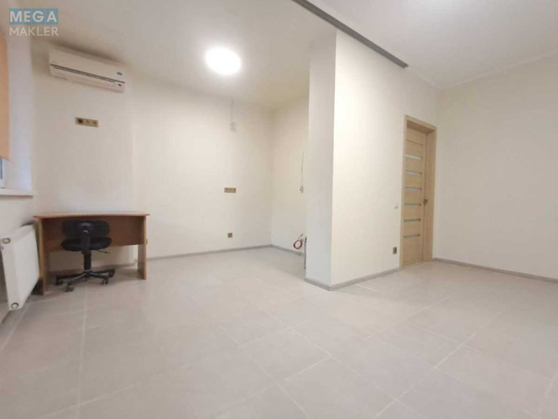 Продаж комерційної нерухомості, 60&nbsp;кв.м, <a class="location-link" href="/kiev/" title="Недвижимость Київ">Київ</a>, <a class="location-link" href="/kiev/podolskij/" title="Недвижимость Подільський район">Подільський р-н</a>, Наталії Ужвій вул., 12 (изображение 1)