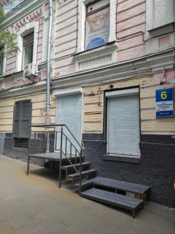 Оренда окремої будівлі/побудови, 33&nbsp;кв.м, <a class="location-link" href="/kiev/" title="Недвижимость Київ">Київ</a>, <a class="location-link" href="/kiev/shevchenkovskij/" title="Недвижимость Шевченківський район">Шевченківський р-н</a>, Софіївська пл., 6 (изображение 1)
