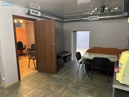 Оренда комерційної нерухомості, 90&nbsp;кв.м, <a class="location-link" href="/kiev/" title="Недвижимость Київ">Київ</a>, <a class="location-link" href="/kiev/solomenskij/" title="Недвижимость Солом'янський район">Солом'янський р-н</a>, Єреванська вул., 12 (изображение 1)