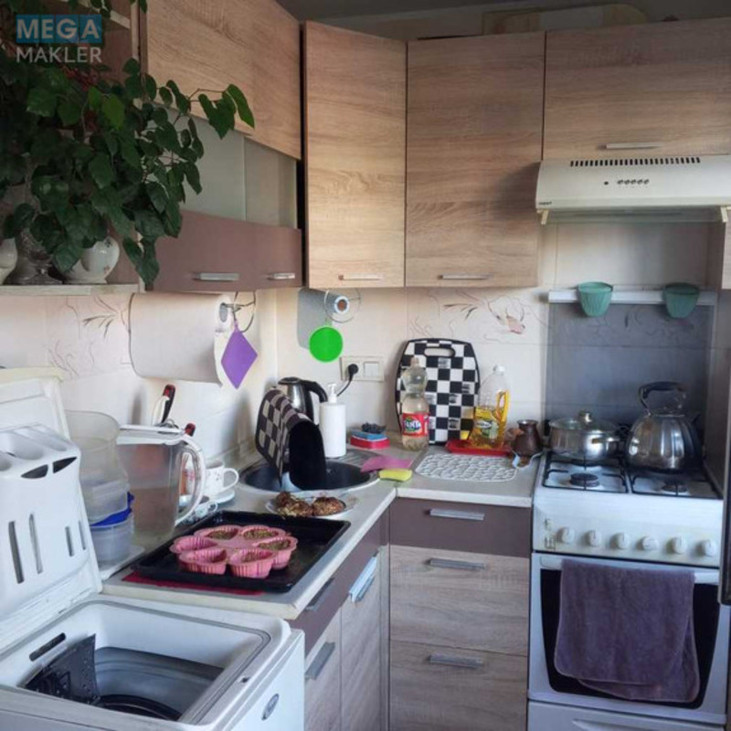 Оренда кімнати (підселення), <a class="location-link" href="/kiev/" title="Недвижимость Київ">Київ</a>, <a class="location-link" href="/kiev/dneprovskij/" title="Недвижимость Дніпровський район">Дніпровський р-н</a>, Верховної Ради бульв., 24 (изображение 1)