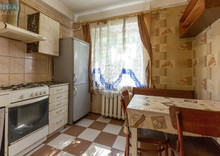 Продаж 3 кімнатної квартири (58/41,4/6,8), 1 пов. 9 пов. будинку