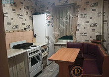 Продаж 2 кімнатної квартири (45/28/7), 1 пов. 9 пов. будинку