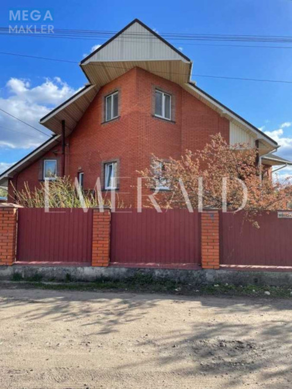 Продаж дома, 2&nbsp;поверху, 218&nbsp;кв.м, 4&nbsp;кімнати, ділянка 7&nbsp;соток, <a class="location-link" href="/kiev/" title="Недвижимость Київ">Київ</a>, <a class="location-link" href="/kiev/solomenskij/" title="Недвижимость Солом'янський район">Солом'янський р-н</a>, Молодежная ул., 10В (изображение 1)