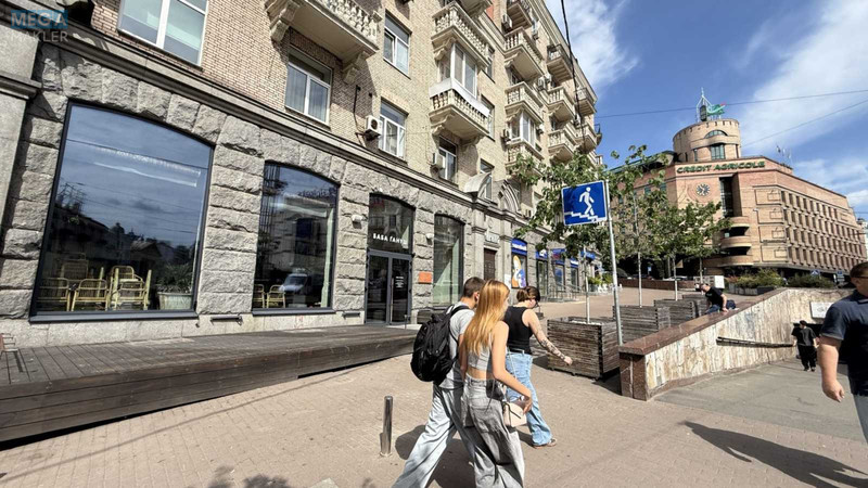 Оренда комерційної нерухомості, 210&nbsp;кв.м, под магазин, <a class="location-link" href="/kiev/" title="Недвижимость Київ">Київ</a>, <a class="location-link" href="/kiev/pecherskij/" title="Недвижимость Печерський район">Печерський р-н</a>, Велика Васильківська вул., 24 (изображение 1)