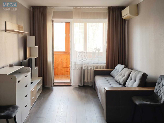 Продаж 2 кімнатної квартири (43,2/28,1/6), 3 пов. 5 пов. будинку, <a class="location-link" href="/kiev/" title="Недвижимость Київ">Київ</a>, <a class="location-link" href="/kiev/darnickij/" title="Недвижимость Дарницький район">Дарницький р-н</a>, Привокзальна вул., 12/1 (изображение 1)