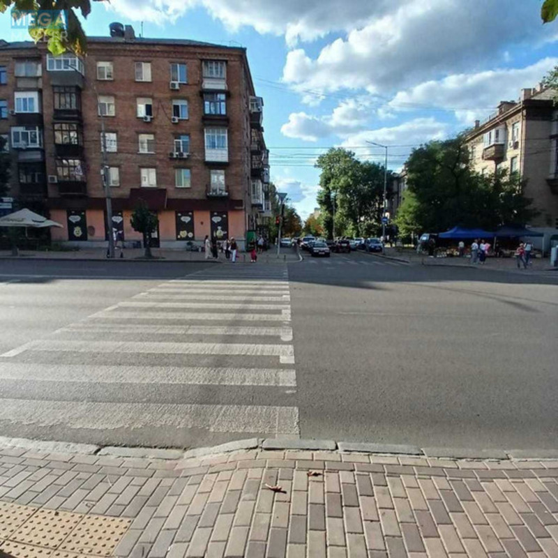 Оренда комерційної нерухомості, 72&nbsp;кв.м, под магазин, <a class="location-link" href="/kiev/" title="Недвижимость Київ">Київ</a>, <a class="location-link" href="/kiev/solomenskij/" title="Недвижимость Солом'янський район">Солом'янський р-н</a>, Повітряних Сил просп., 20/1 (изображение 1)