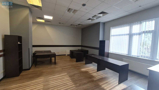 Оренда комерційної нерухомості, 255&nbsp;кв.м, под офис, <a class="location-link" href="/kiev/" title="Недвижимость Київ">Київ</a>, <a class="location-link" href="/kiev/goloseevskij/" title="Недвижимость Голосіївський район">Голосіївський р-н</a>, Антоновича вул., 33 (изображение 1)