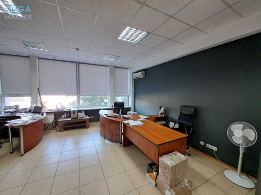 Оренда комерційної нерухомості, 33&nbsp;кв.м, под офис, <a class="location-link" href="/kiev/" title="Недвижимость Київ">Київ</a>, <a class="location-link" href="/kiev/dneprovskij/" title="Недвижимость Дніпровський район">Дніпровський р-н</a>, Евгения Сверстюка ул., 11Б (изображение 1)