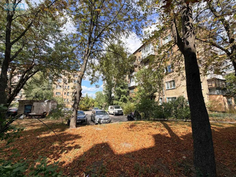 Продаж 1 кімнатної квартири (27,1/16/3,6), 1 пов. 5 пов. будинку, <a class="location-link" href="/kiev/" title="Недвижимость Київ">Київ</a>, <a class="location-link" href="/kiev/shevchenkovskij/" title="Недвижимость Шевченківський район">Шевченківський р-н</a>, Ольжича ул., 27/22 (изображение 1)
