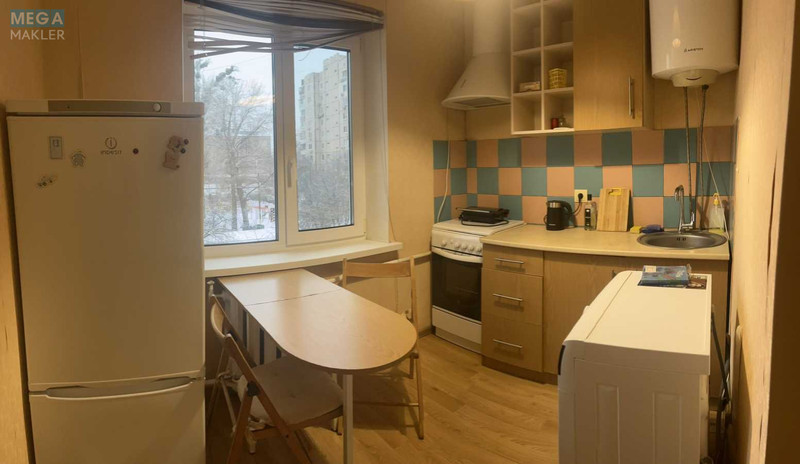 Продаж 1 кімнатної квартири (30/15/6), 5 пов. 5 пов. будинку, <a class="location-link" href="/kiev/" title="Недвижимость Київ">Київ</a>, <a class="location-link" href="/kiev/shevchenkovskij/" title="Недвижимость Шевченківський район">Шевченківський р-н</a>, Білоруська вул., 17В (изображение 1)