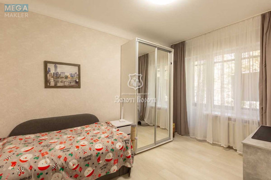 Продаж 2 кімнатної квартири (41,7/26,6/5,8), 3 пов. 4 пов. будинку, <a class="location-link" href="/kiev/" title="Недвижимость Київ">Київ</a>, <a class="location-link" href="/kiev/goloseevskij/" title="Недвижимость Голосіївський район">Голосіївський р-н</a>, Науки просп., 78 (изображение 1)