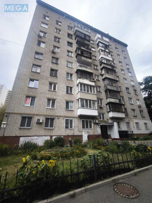 Продаж 3 кімнатної квартири (82/47/8), 2 пов. 9 пов. будинку, <a class="location-link" href="/kiev/" title="Недвижимость Київ">Київ</a>, <a class="location-link" href="/kiev/pecherskij/" title="Недвижимость Печерський район">Печерський р-н</a>, Лабораторний пров., 4 (изображение 1)