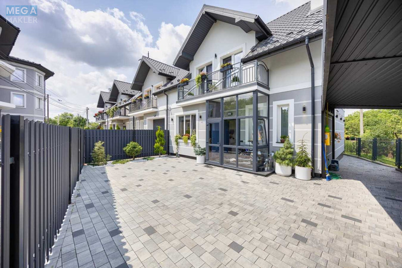 Продаж дома, 2&nbsp;поверху, 183&nbsp;кв.м, 4&nbsp;кімнати, ділянка 2,32&nbsp;сотки, <a class="location-link" href="/lviv/" title="Недвижимость Львів">Львів</a>, <a class="location-link" href="/lviv/frankovskij/" title="Недвижимость Франківський район">Франківський р-н</a>, Землеробна, 71 (изображение 1)
