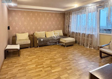 Продаж 3 кімнатної квартири (87/49/10), 18 пов. 21 пов. будинку