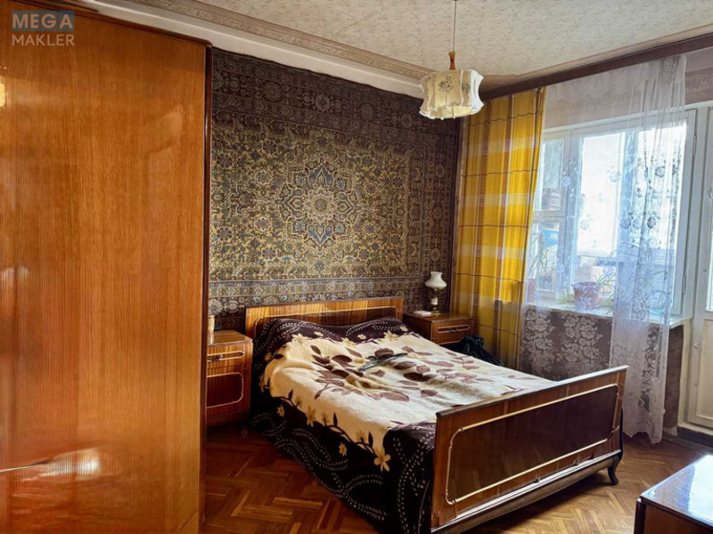 Продаж 3 кімнатної квартири (73/42/8), 3 пов. 16 пов. будинку, <a class="location-link" href="/kiev/" title="Недвижимость Київ">Київ</a>, <a class="location-link" href="/kiev/solomenskij/" title="Недвижимость Солом'янський район">Солом'янський р-н</a>, Вадима Гетьмана вул., 40 (изображение 1)