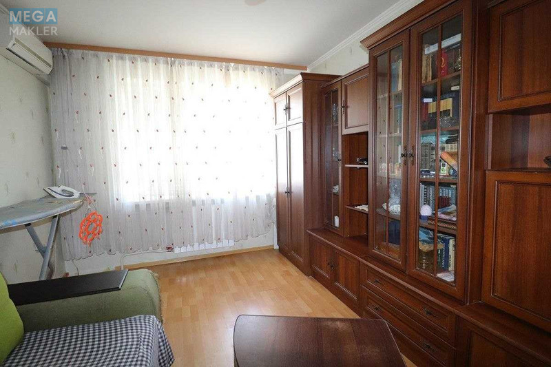 Продаж 3 кімнатної квартири (72/45/8), 16 пов. 16 пов. будинку, <a class="location-link" href="/kiev/" title="Недвижимость Київ">Київ</a>, <a class="location-link" href="/kiev/goloseevskij/" title="Недвижимость Голосіївський район">Голосіївський р-н</a>, Голосіївський просп., 15б (изображение 1)