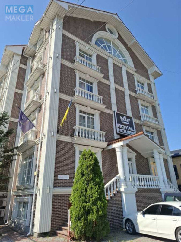 Продаж окремої будівлі/побудови, 673,90&nbsp;кв.м, <a class="location-link" href="/kiev/" title="Недвижимость Київ">Київ</a>, <a class="location-link" href="/kiev/goloseevskij/" title="Недвижимость Голосіївський район">Голосіївський р-н</a>, Дмитра Луценка вул., 44/1 (изображение 1)