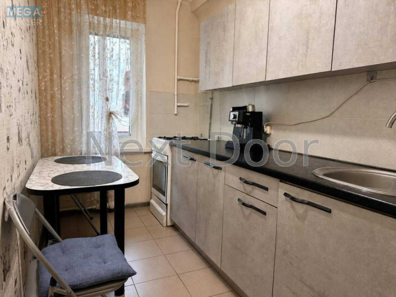 Продаж 1 кімнатної квартири (35,5/16,6/6,6), 1 пов. 5 пов. будинку, <a class="location-link" href="/kiev/" title="Недвижимость Київ">Київ</a>, <a class="location-link" href="/kiev/dneprovskij/" title="Недвижимость Дніпровський район">Дніпровський р-н</a>, Березнева вул., 3 (изображение 1)