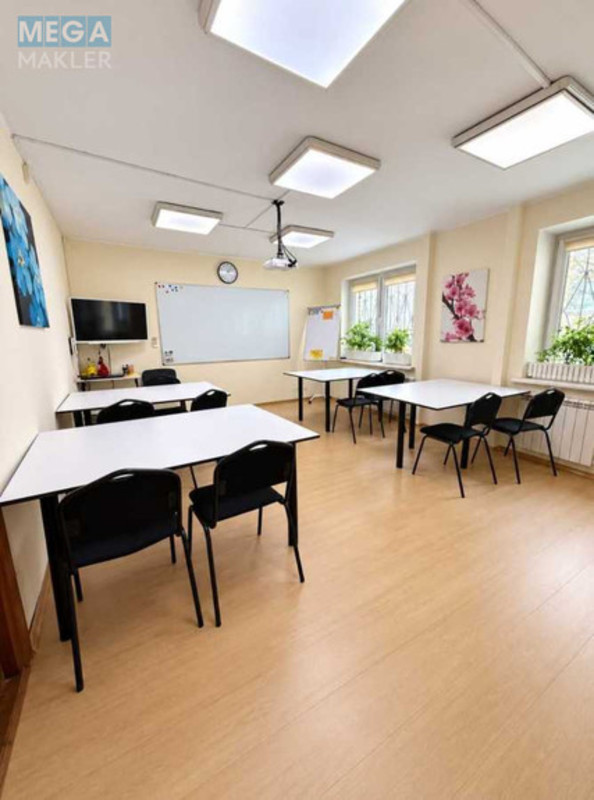 Продаж комерційної нерухомості, 110&nbsp;кв.м, под офис, <a class="location-link" href="/kiev/" title="Недвижимость Київ">Київ</a>, <a class="location-link" href="/kiev/podolskij/" title="Недвижимость Подільський район">Подільський р-н</a>, Еленовская ул., 8 (изображение 1)