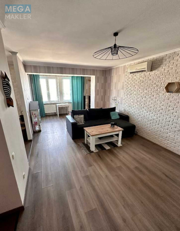 Оренда 2 кімнатної квартири, <a class="location-link" href="/kiev/" title="Недвижимость Київ">Київ</a>, <a class="location-link" href="/kiev/obolonskij/" title="Недвижимость Оболонський район">Оболонський р-н</a>, Макіївський пров., 10б (изображение 1)