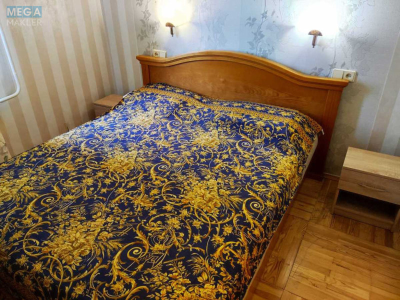 Оренда 3 кімнатної квартири, <a class="location-link" href="/kiev/" title="Недвижимость Київ">Київ</a>, <a class="location-link" href="/kiev/solomenskij/" title="Недвижимость Солом'янський район">Солом'янський р-н</a>, Повітряних Сил просп., 17 (изображение 1)