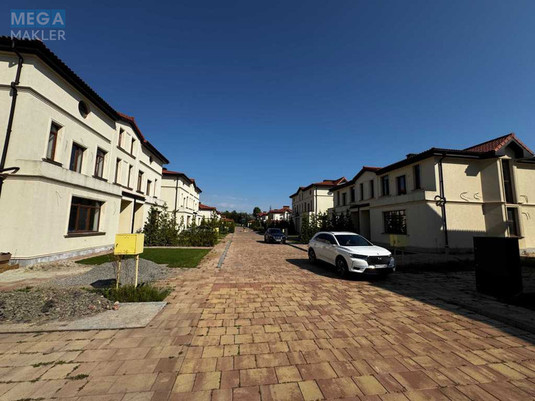Продаж дома, 3&nbsp;поверху, 208&nbsp;кв.м, 5&nbsp;кімнат, ділянка 3,05&nbsp;сотки, <a class="location-link" href="/podgorcy-selo/" title="Недвижимость Підгірці">Підгірці</a>, Фонтанна, 8 (изображение 1)