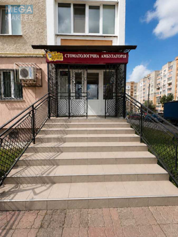 Продаж комерційної нерухомості, 72&nbsp;кв.м, <a class="location-link" href="/chernigov/" title="Недвижимость Чернігів">Чернігів</a>, <a class="location-link" href="/chernigov/novozavodskiy/" title="Недвижимость Новозаводський район">Новозаводський р-н</a>, Незалежності, 56 (изображение 1)