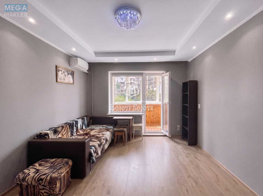 Продаж 3 кімнатної квартири (76/41,6/8), 3 пов. 16 пов. будинку, <a class="location-link" href="/kiev/" title="Недвижимость Київ">Київ</a>, <a class="location-link" href="/kiev/desnyanskij/" title="Недвижимость Деснянський район">Деснянський р-н</a>, Марини Цвєтаєвої вул., 12 (изображение 1)