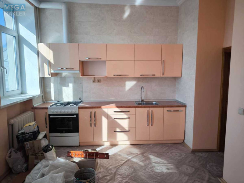 Продаж 8 кімнатної квартири (186/130/16), 7 пов. 7 пов. будинку, <a class="location-link" href="/kiev/" title="Недвижимость Київ">Київ</a>, <a class="location-link" href="/kiev/shevchenkovskij/" title="Недвижимость Шевченківський район">Шевченківський р-н</a>, Пушкинская ул., 20а (изображение 1)