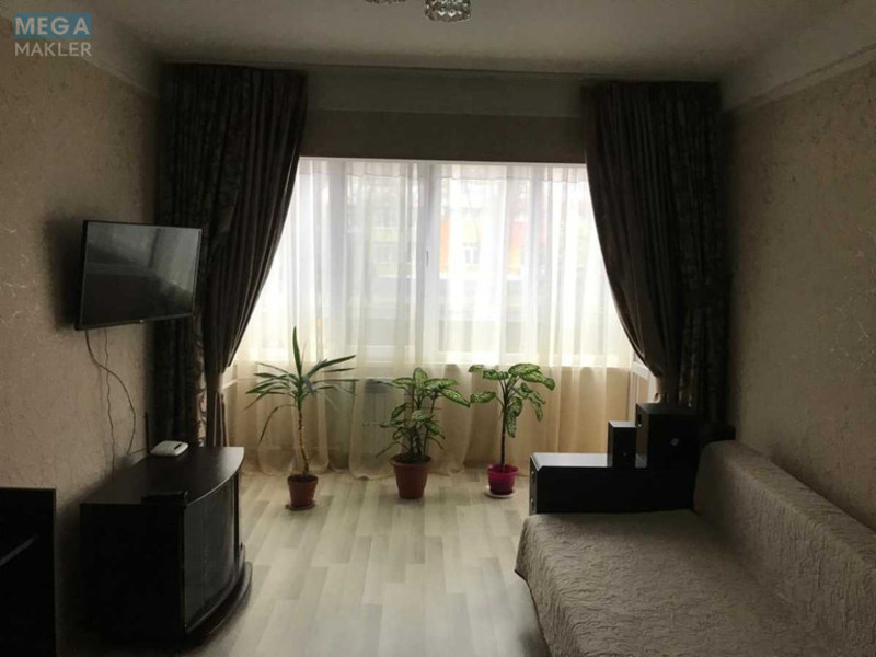 Оренда 2 кімнатної квартири, <a class="location-link" href="/kiev/" title="Недвижимость Київ">Київ</a>, <a class="location-link" href="/kiev/svyatoshinskij/" title="Недвижимость Святошинський район">Святошинський р-н</a>, Миколи Ушакова вул., 12 (изображение 1)
