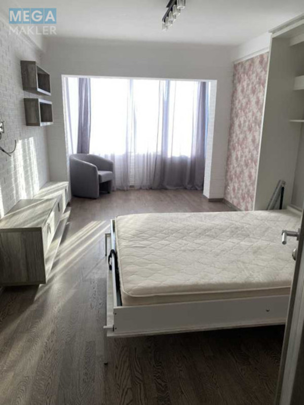 Оренда 2 кімнатної квартири, <a class="location-link" href="/kiev/" title="Недвижимость Київ">Київ</a>, <a class="location-link" href="/kiev/dneprovskij/" title="Недвижимость Дніпровський район">Дніпровський р-н</a>, Березняківська вул., 12 (изображение 1)
