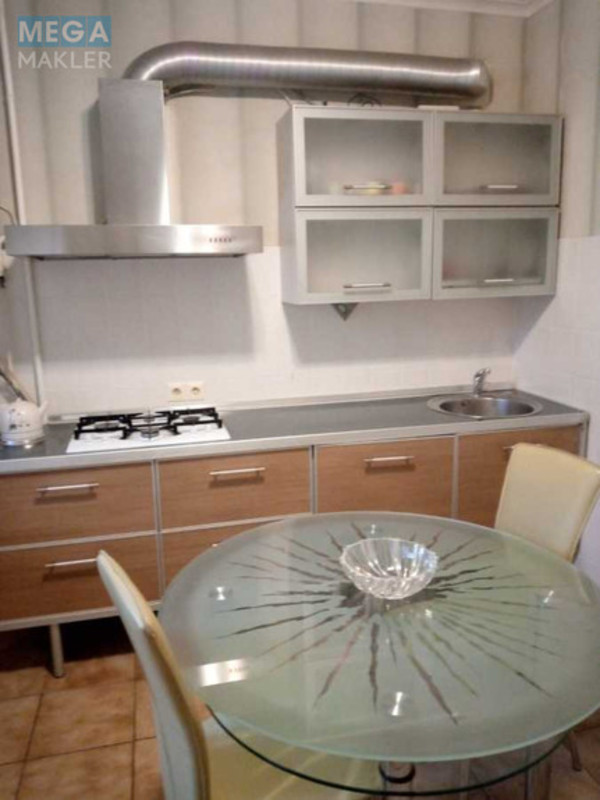Оренда 1 кімнатної квартири, <a class="location-link" href="/kiev/" title="Недвижимость Київ">Київ</a>, <a class="location-link" href="/kiev/pecherskij/" title="Недвижимость Печерський район">Печерський р-н</a>, Генерала Алмазова вул., 6 (изображение 1)